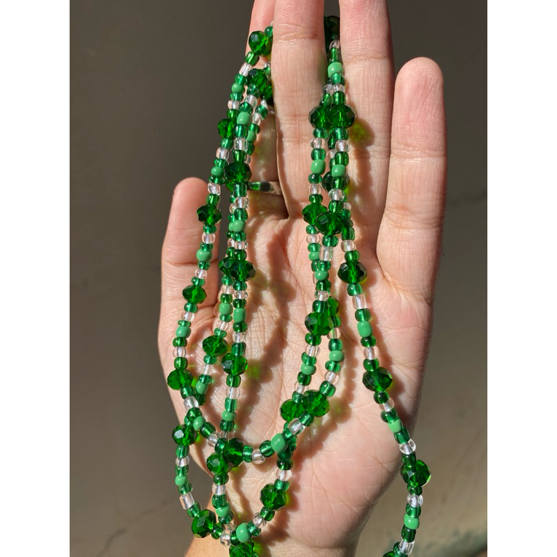 Guia verde/verde escuro com cristais e miçangas ~ caboclo, jurema, oxossi, umbanda