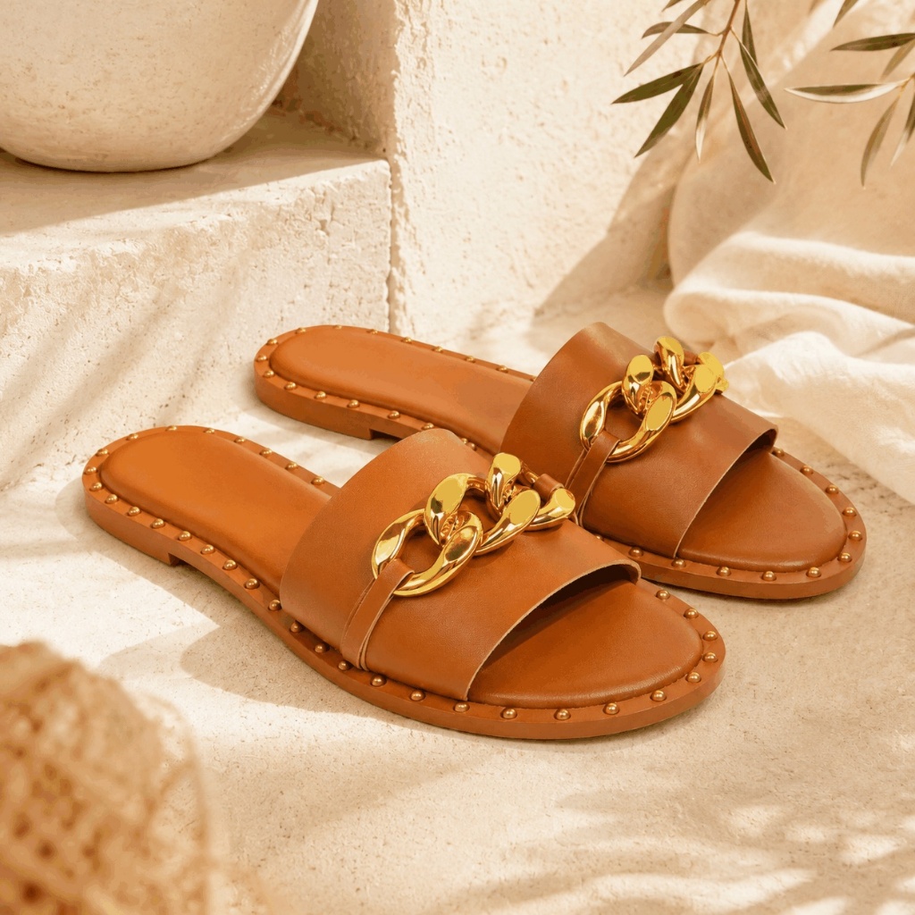 Sandália Feminina Slide Preta Corrente Metalizada Rasteira Confortável Casual Elegante Dia a Dia