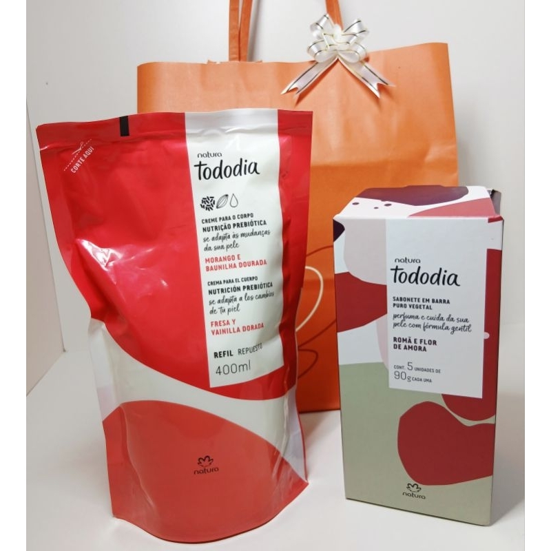 kit Combo 01 Refil Hidratante Corporal Morango Baunilha Dourada 400ml 01 Caixa Sabonete c/5 unds Romã Flor Amora Natura.