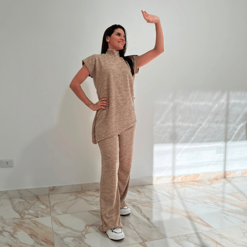 Conjunto Feminino Assimétrico Ribi Canelada Lanzinha  Blusa e Pantalona Inverno Gola Alta