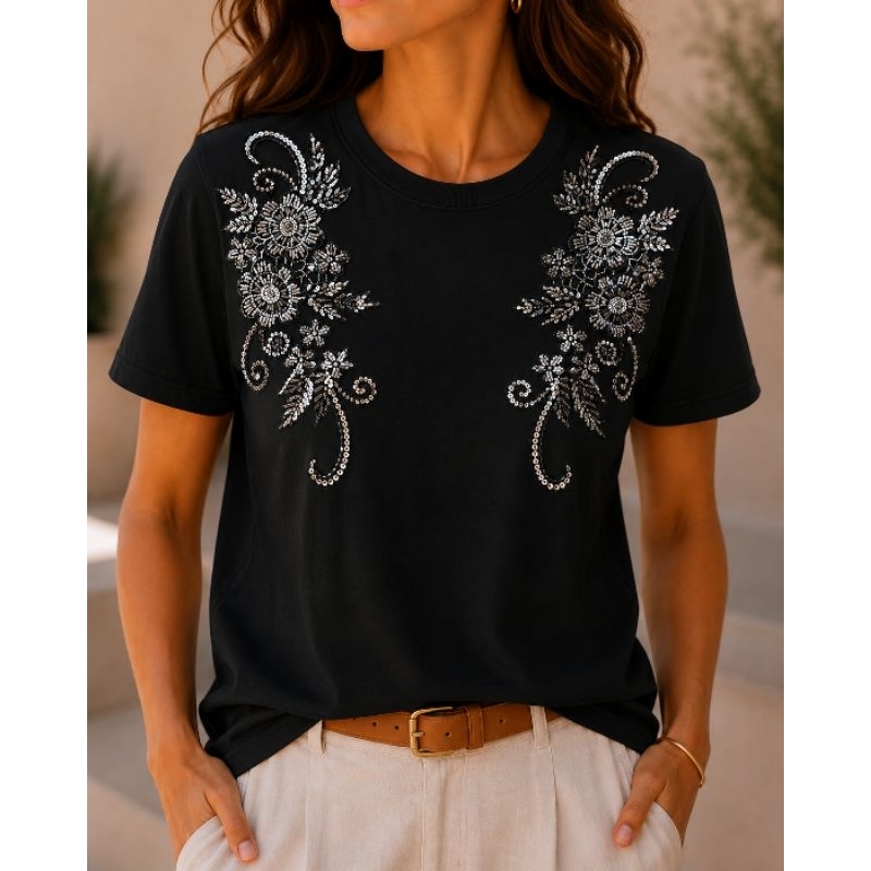 155# T-shirt de Algodão com bordado de flor com pedrarias. Moda feminina, Verão! Blusa de algodão com pedrarias