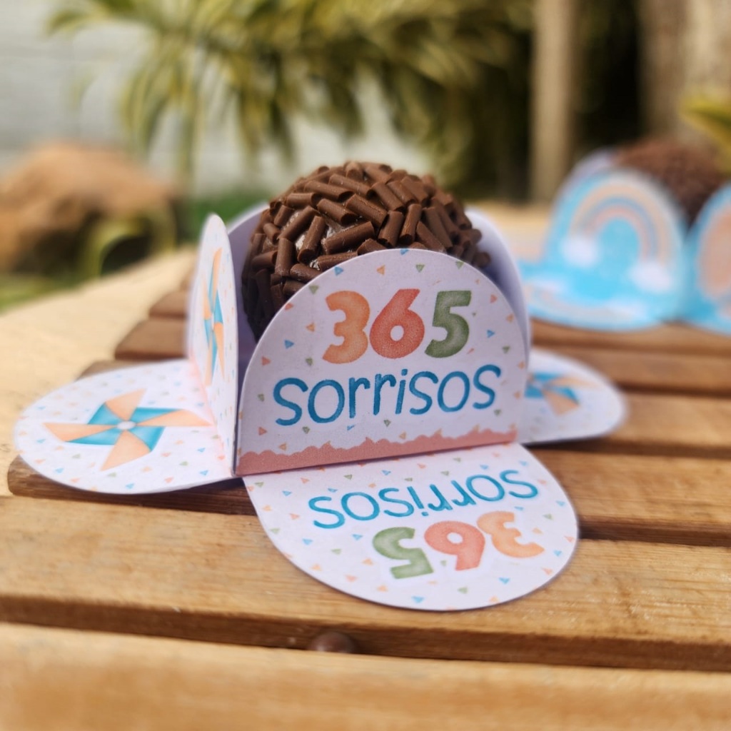 Forminhas de Doces Personalizada 365 Sorrisos em Pétalas para Brigadeiro - Festa - Aniversário - Lembrancinha