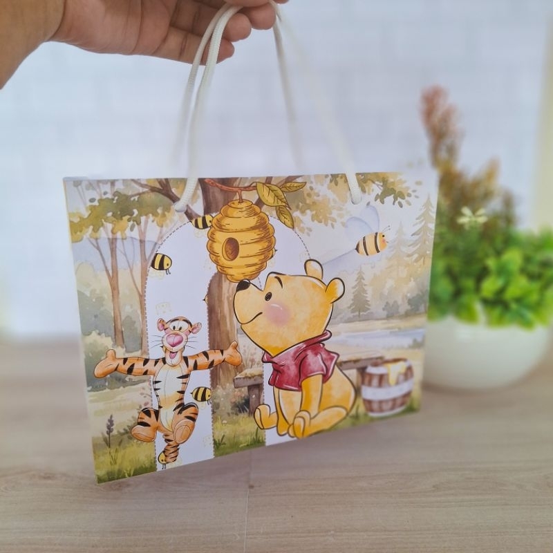 Sacolinha Personalizada URSINHO POOH / Lembrancinhas de Festa / Papelaria Personalizada / Sacolinha Surpresa