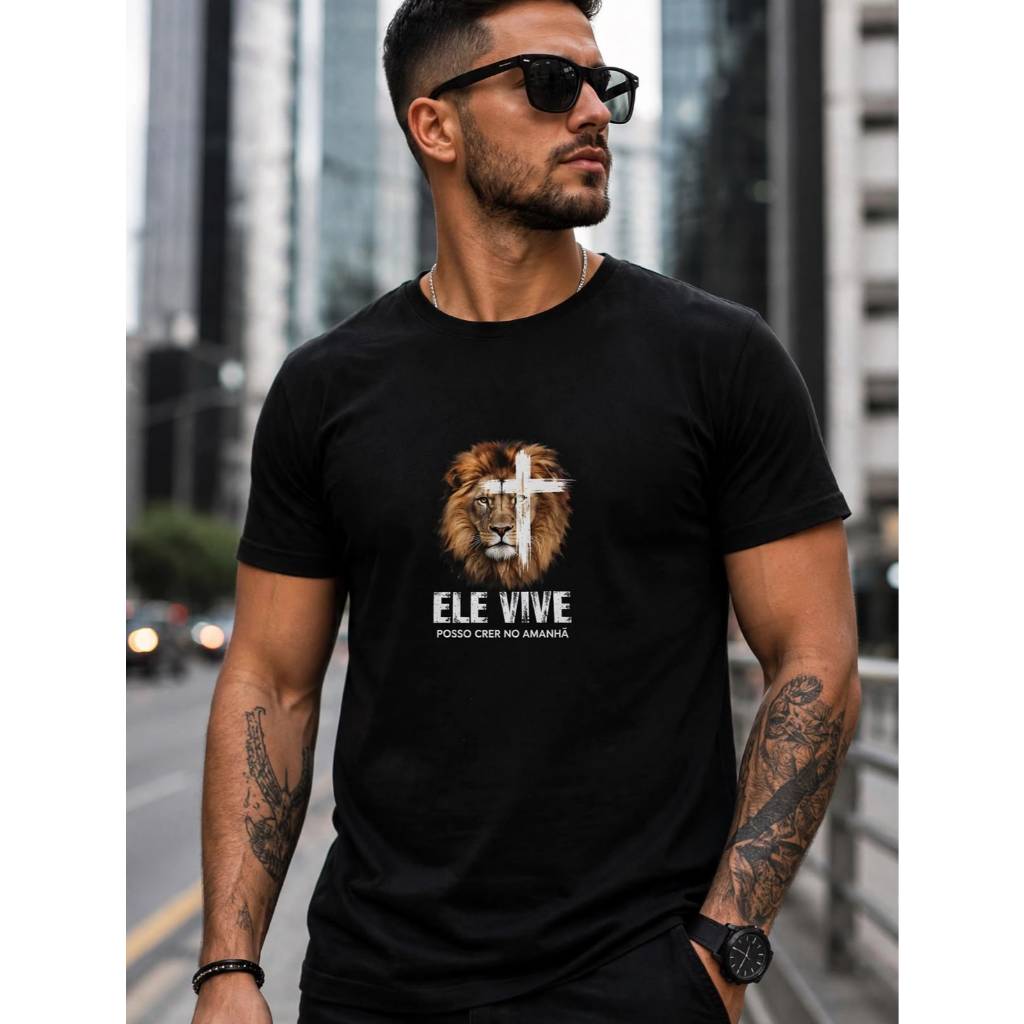 Camiseta Masculina Cristã Ele Vive Leão de Judá em Poliéster Camisa Gospel Premium Estampa Exclusiva Streetwear do PAOGG
