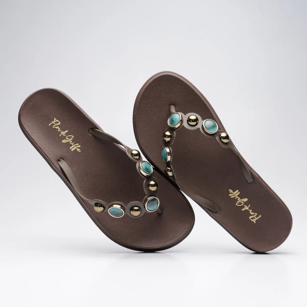 Chinelo Feminino Sandália Rasteira Confortável com Pedras Metalizadas Papete Elegante Casual Leve