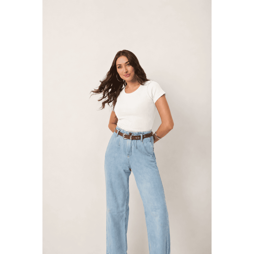 Blusa Feminina Canelada com Elastano Manga Curta Gola Redonda Justa ao Corpo Básica Casual Confortável