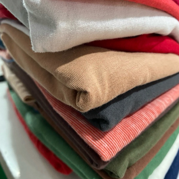 Cotton e malhas para calcinhas e cuecas entre outros, pedaço pequenos. ( Veja o vídeo e a descrição por favor )