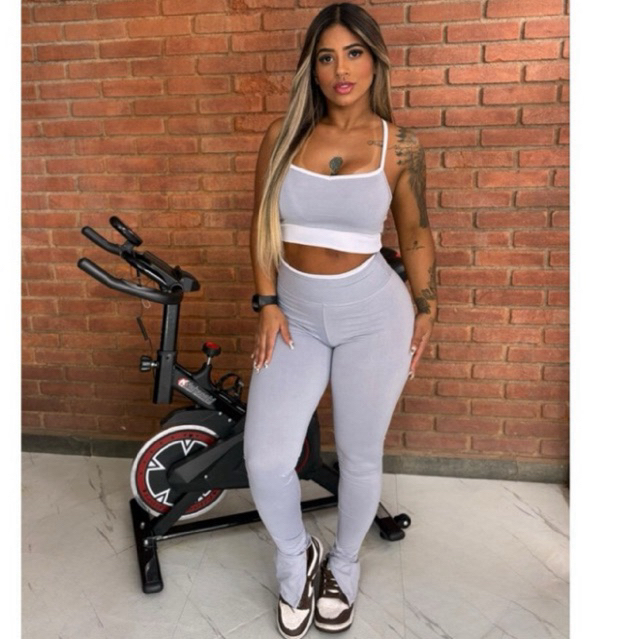 Conjunto Aline Top Alças Finas e Legging Flare com Fenda