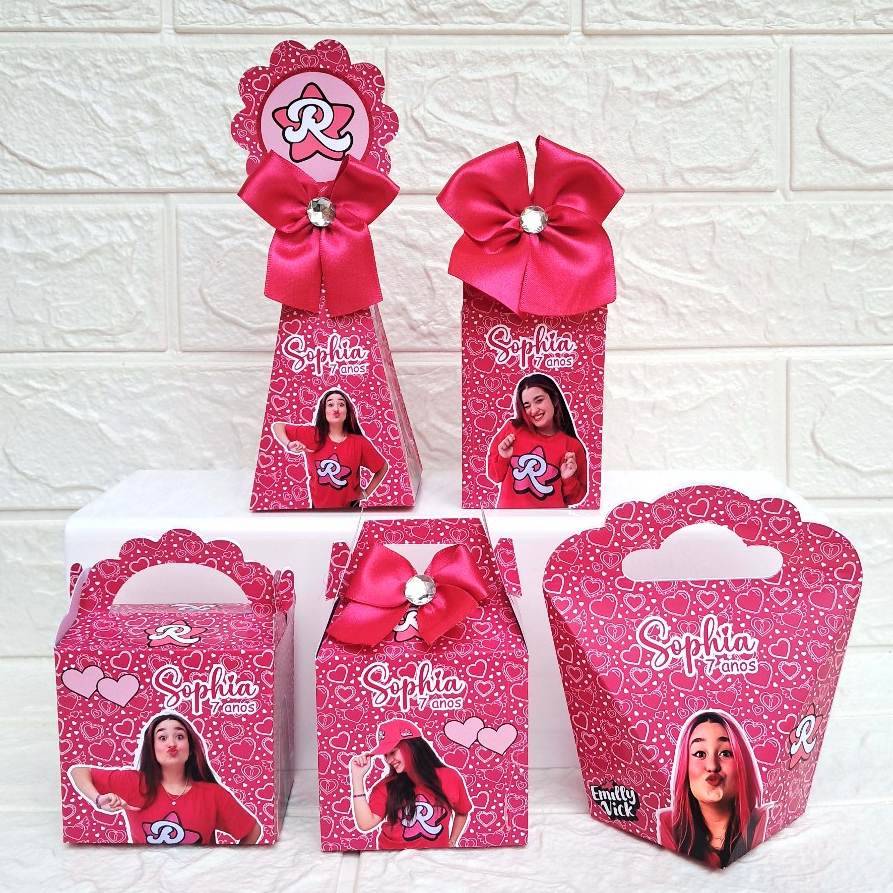 KIT FESTA PERSONALIZADO – EMILLY VICK  02 LEMBRANCINHAS  CAIXINHAS PARA FESTA INFANTIL