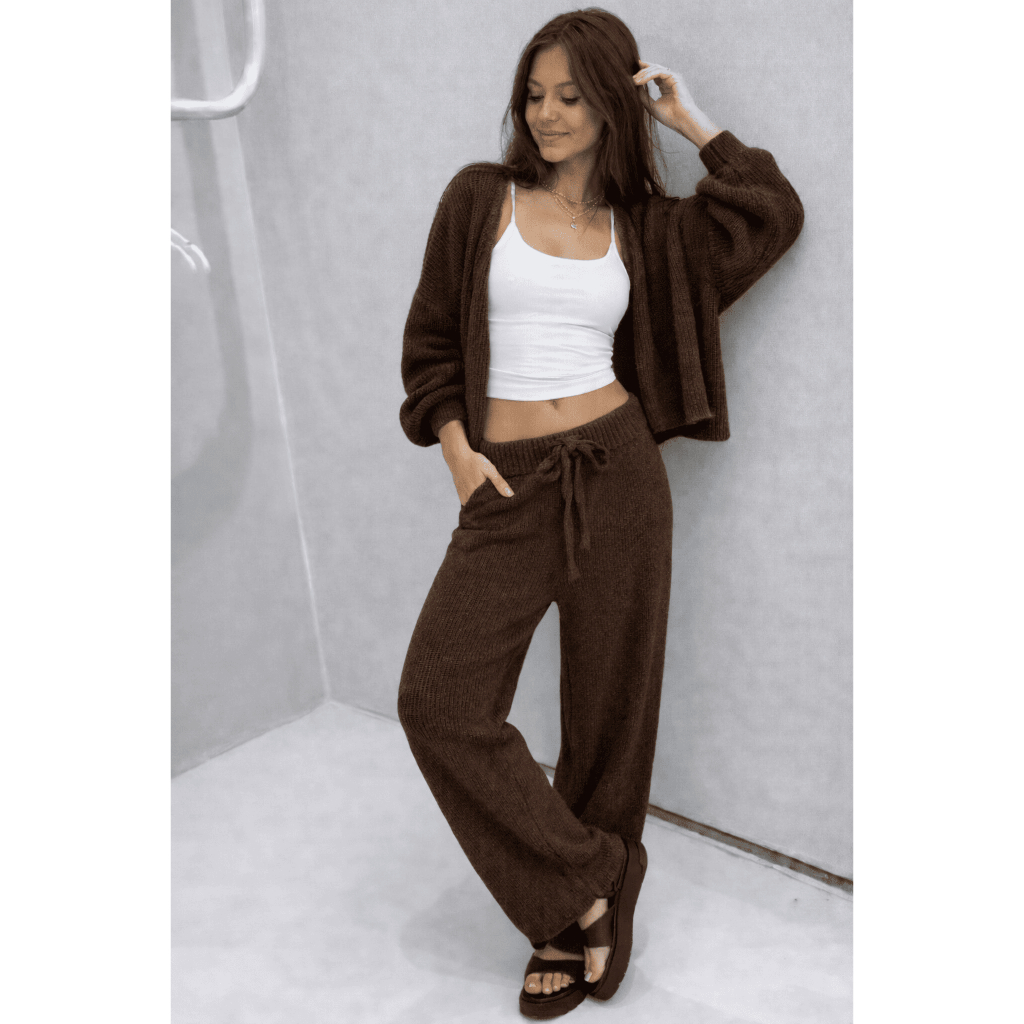 Conjunto Feminino de Tricot Casaco Cardigan e Calça Com Amarração Tricô