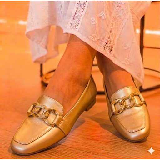 Mocassim Feminino Dourado Bico Quadrado Confortável Elegante com Detalhe Dourado Para trabalho