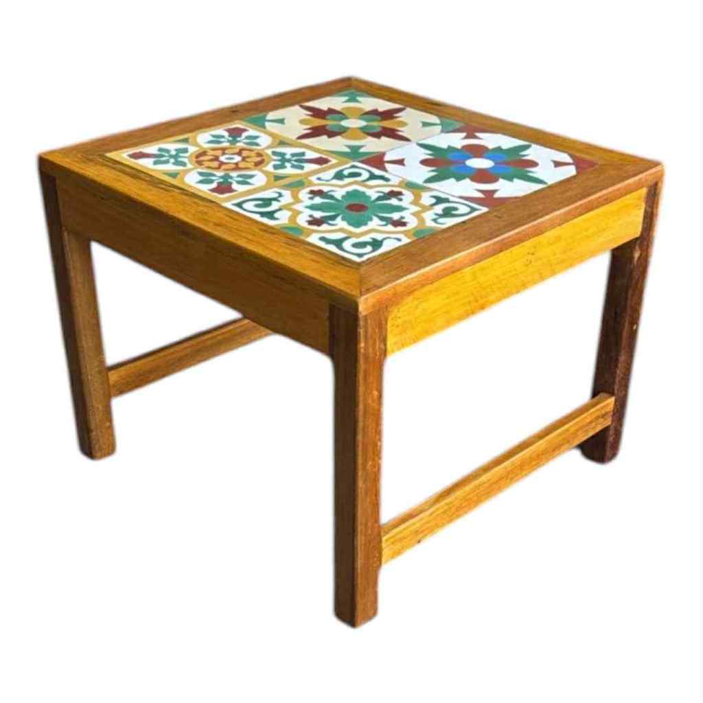 MESA DE CENTRO MADEIRA DEMOLIÇÃO MÓVEL RUSTICO SALA DE ESTAR COM LADRILHO HIDRÁULICO