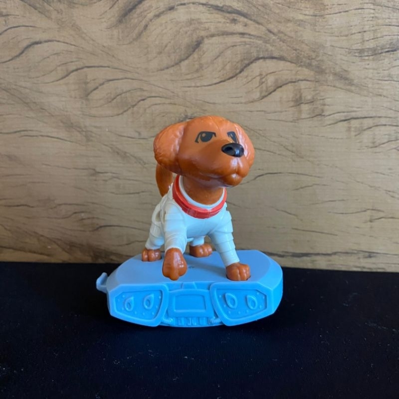 Boneco do personagem Cosmo, o cão espacial (Guardiões da Galáxia) Marvel.