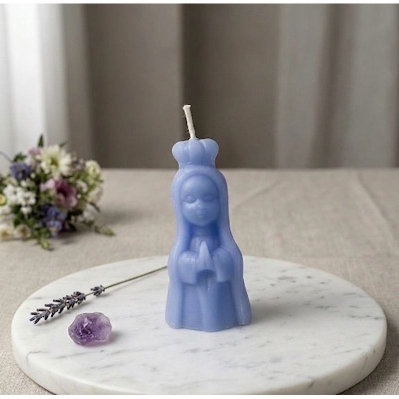 Kit 12, 24, 36 ou 48 Velas Nossa Senhora Orando