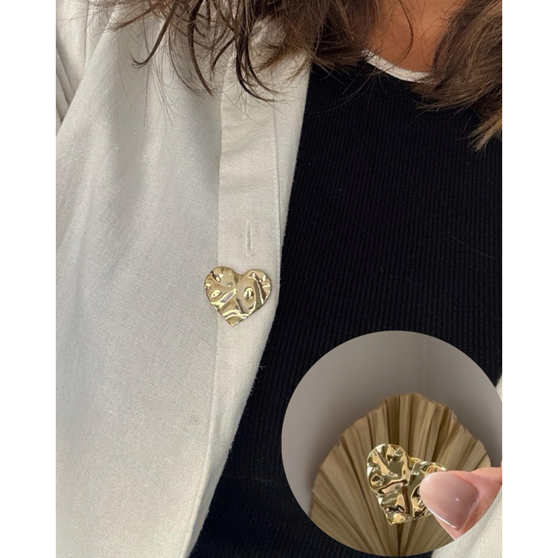 Broche Coração Dourado 18K Folheado Acessório Fashion Elegante Moda com Garantia -  Roupa Inverno Trend Alert