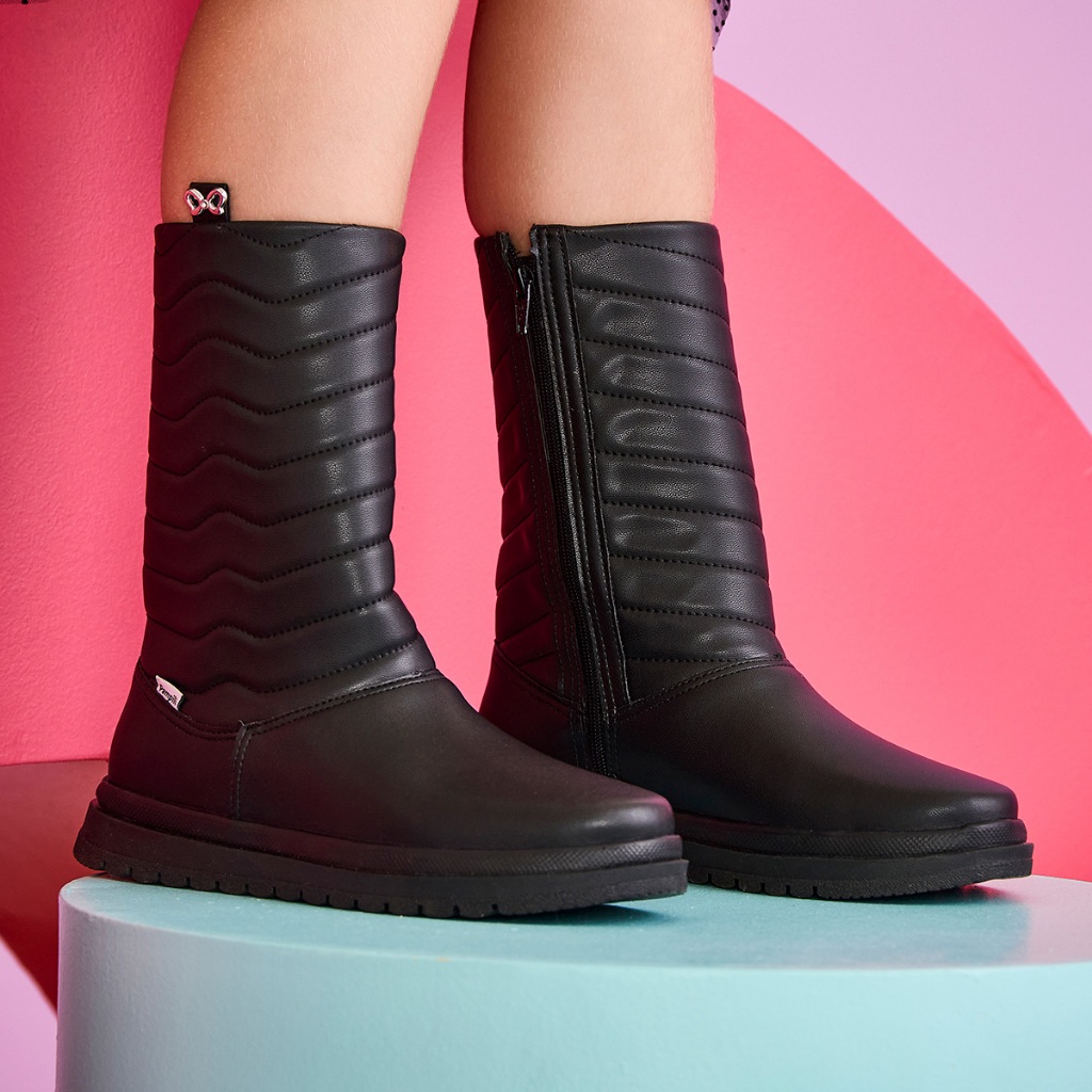 Bota Infantil Menina Cano Alto com Costuras Pampili