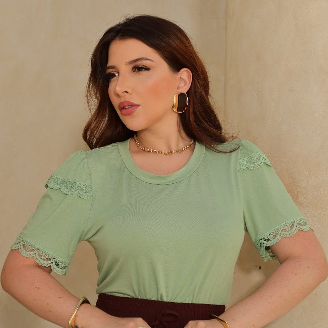 Blusa Feminina com Detalhe de Renda Dupla Elegante Casual Modesto em Várias Cores