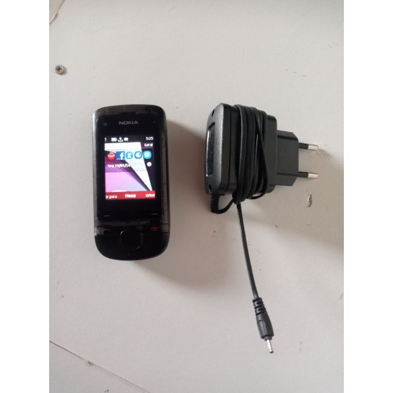 Celular antigo NOKIA C2-05