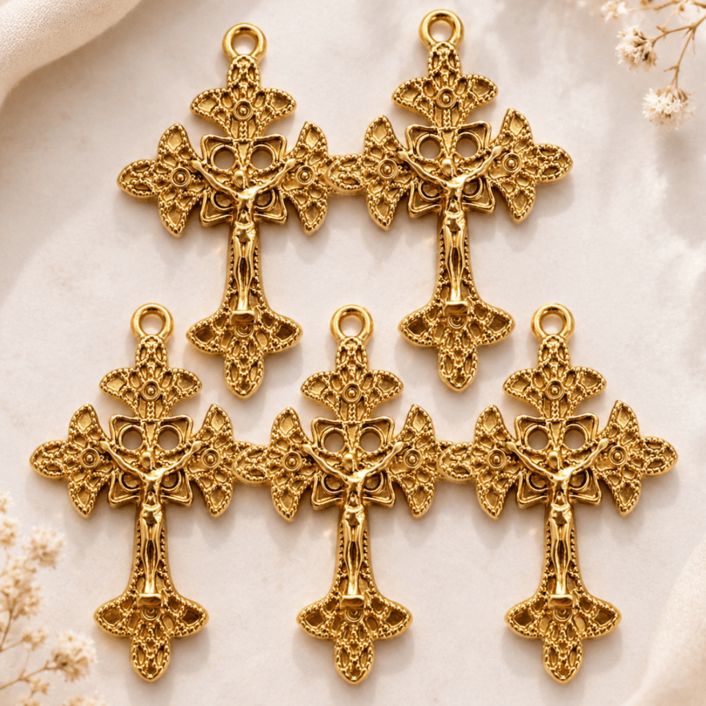 Kit 5 10 Pingentes Cruz Jesus Detalhado Nas Pontas Dourado Cataforético Crucifixo Para Terço