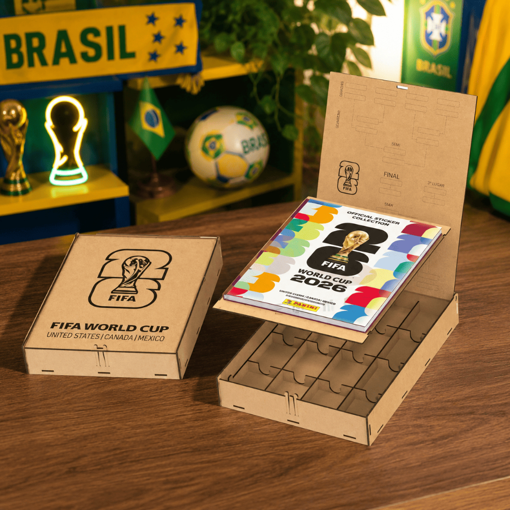 Porta Álbum Figurinha Copa Mundo FIFA 2026 Caixa MDF c/ Divisória Colecionador Futebol 33x25x6 cm