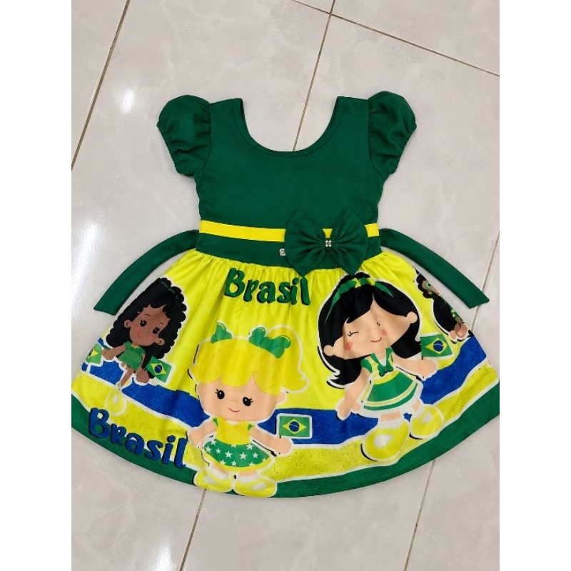 Vestido luxo brasil copa tam 3.4 anos e 4.5 anos
