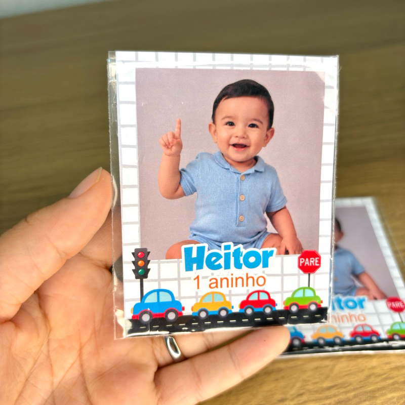 Foto Imã de Geladeira Tema Carrinhos / Carros - Lembrancinha Infantil - Personalizado - Tamanho 7x9