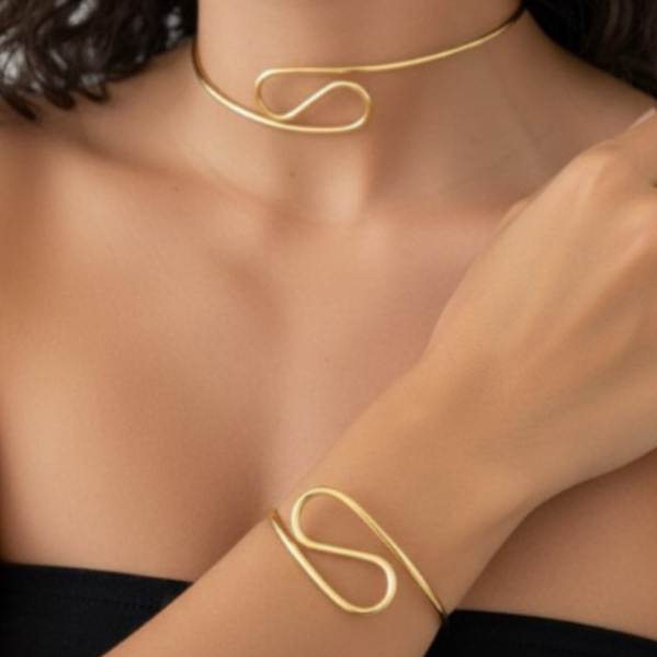 Conjunto colar choker + bracelete folheado. Pulseira + colar dourado