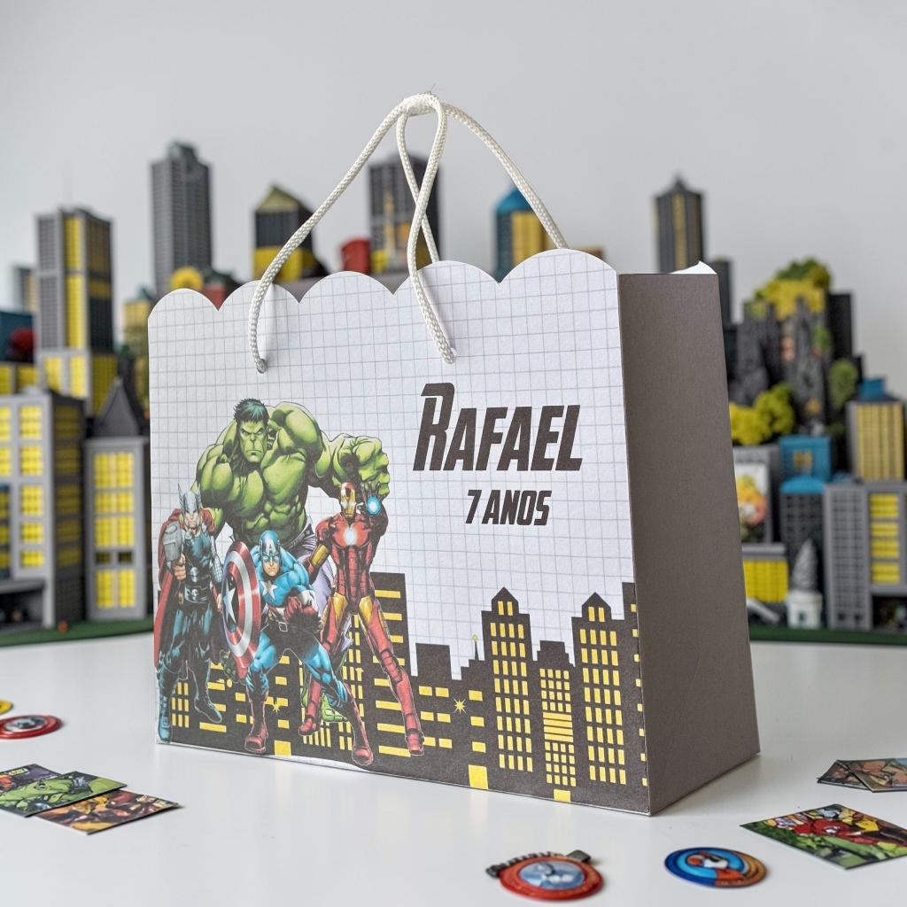 Sacolinha Surpresa Personalizada Vingadores (Pegue e Monte) Lembrancinha Festa Infantil Nome e Idade Aniversário