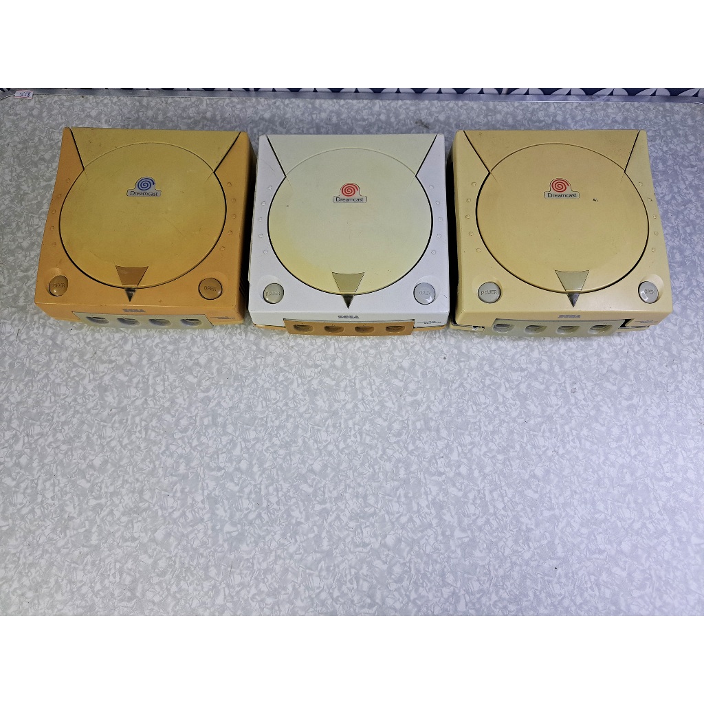 Lote 3 Consoles Dreamcast com defeito. Não ligam. São placa Va1. No estado. Ler descrição.