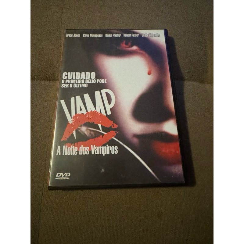 DVD Vamp- A Noite dos Vampiros, com Grace Jones