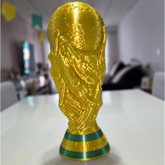 Réplica taça Copa do Mundo tamanho real 36,8cm quase 250g - Ideal para presentear e enfeitar - Linda