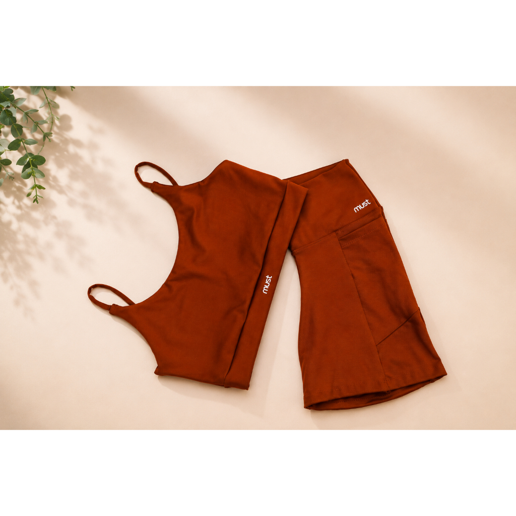 Conjunto Fitness Feminino academia MUST DREAM Premium Top e Bermuda com Bolso Zero Transparência, poliamida + elastano