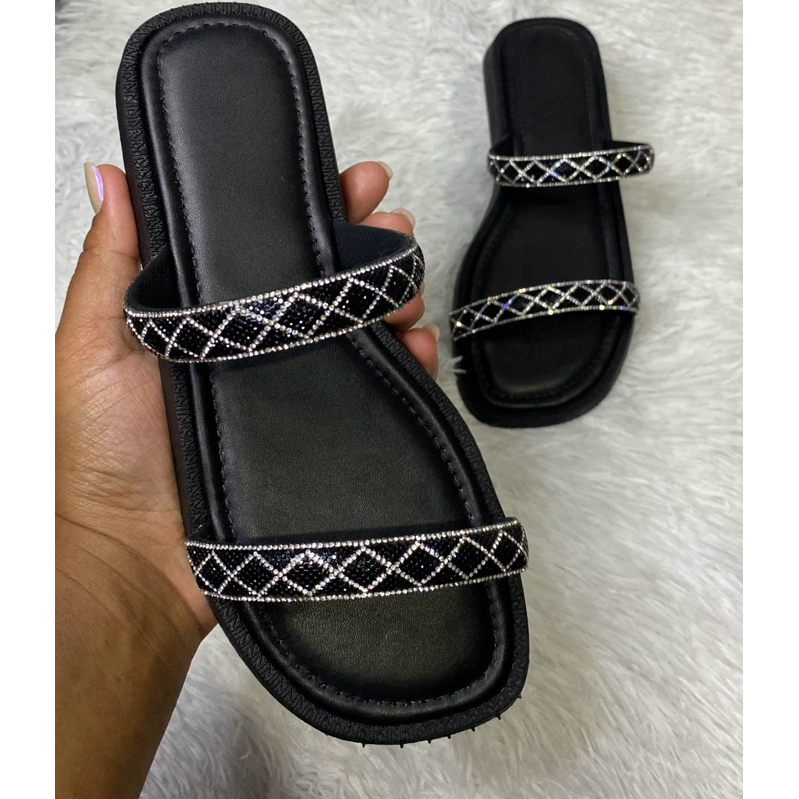 Sandália Feminina Strass Rasteirinha Casual Chic Confortável Dia A Dia Barata Plana Esti Look Papete Antiderrapante Dedo