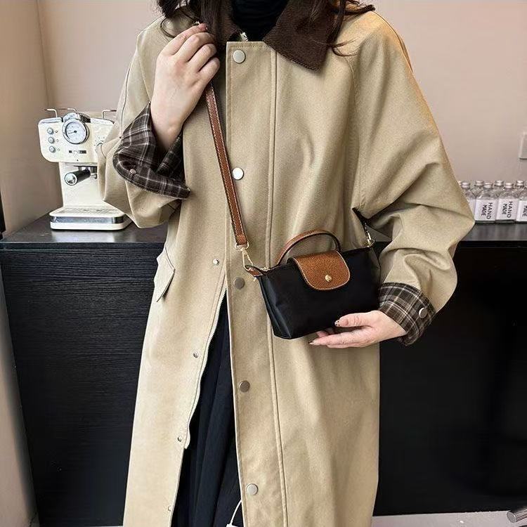 Bolsa de transversal Mini Saco Crossbody Bag Feminina em Nylon Impermeável Moderna e Prática