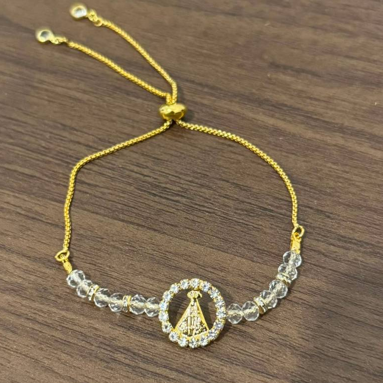 Pulseira Nossa Senhora Aparecida Ajustável Dourada com Cristais e Strass – Joia Religiosa Feminina Folheada