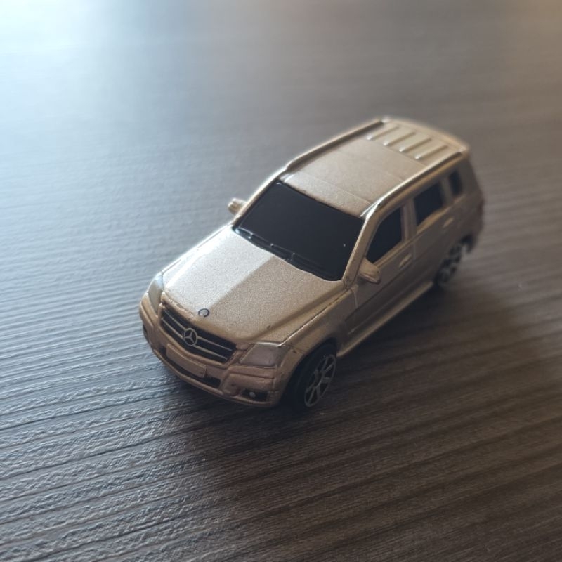 Miniatura Mercedes-Benz GLK-Class Maisto Escala 1:64