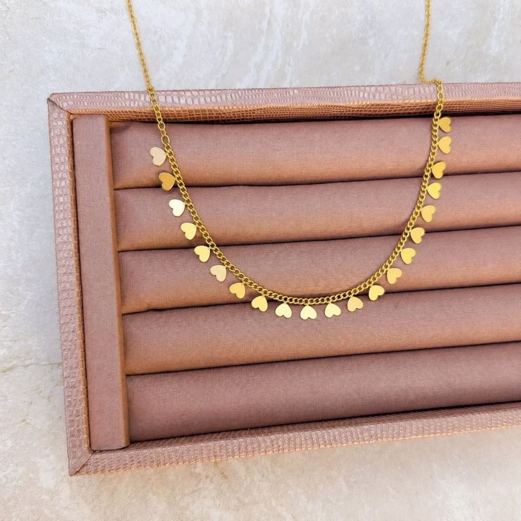 Colar Choker Mini Corações Banhado a Ouro 18K ou Prata Gargantilha Feminina Delicada Ajustável