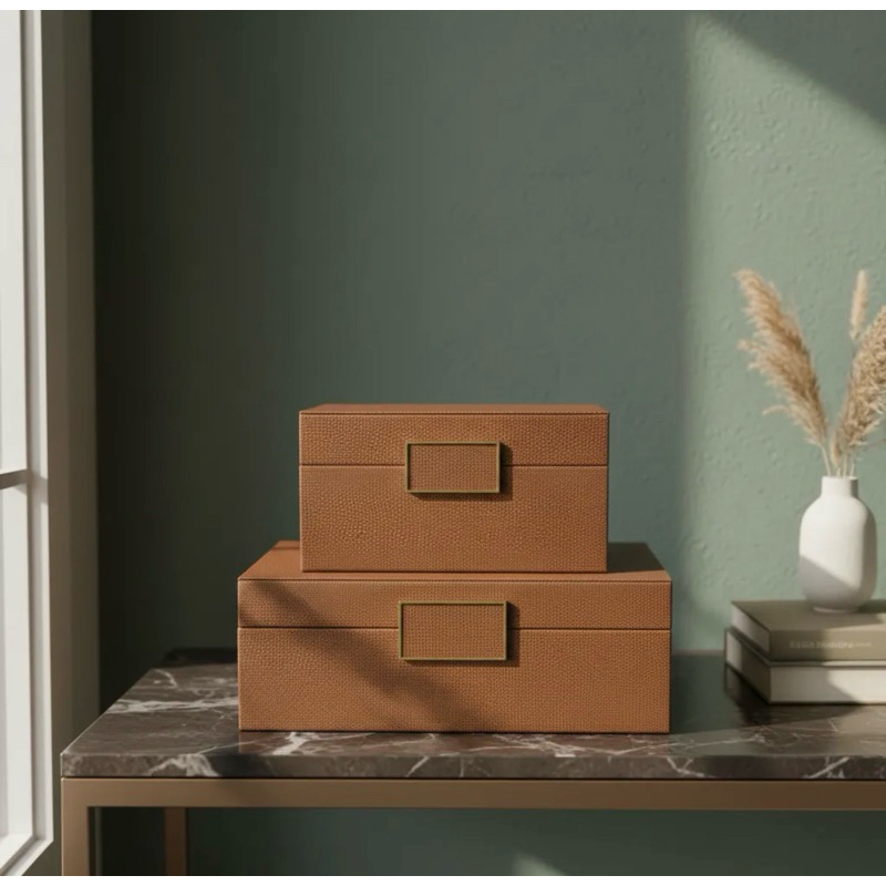 Caixa Decorativa Couro Mocca com puxador quadrado organize joias maquiagem