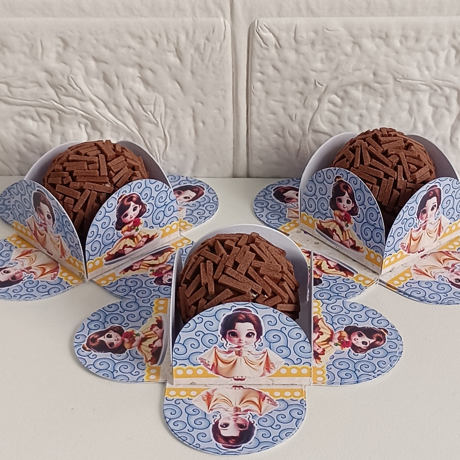 PRINCESA BELA, Forminhas Personalizadas 4 Pétalas Nº 6 para Doces Docinhos Brigadeiro Festa Aniversário