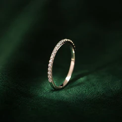 Anel Feminino Aparador Moissanite 1mm em Prata 925 Elegante e Sofisticado