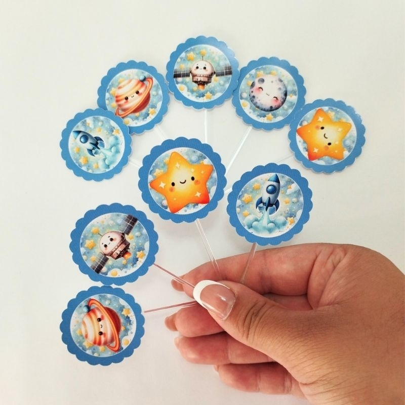 TOPPER DE DOCES OU CUPCAKE ASTRONAUTA PERSONALIZADO/ANIVERSÁRIO INFANTIL/LEMBRANCINHA DE FESTA