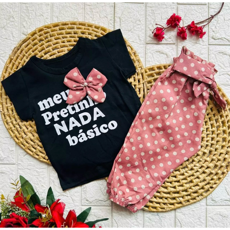 Conjunto Infantil Feminino Blusa “Meu Pretinho Nada Básico” + Calça Poá com Laço – Look Estiloso e Confortável