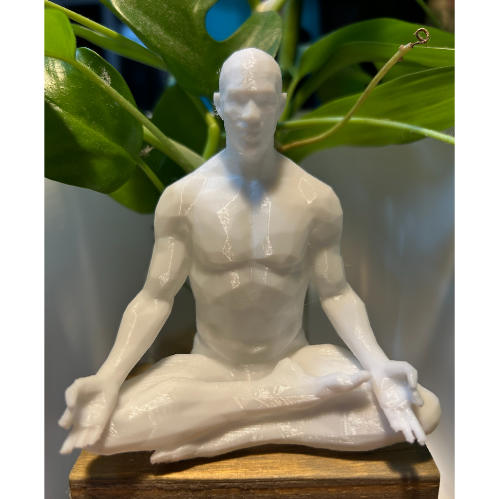 Imagem 🧘 Estátua Decorativa Homem Zen Low Poly - Minimalista - MaffeiArte