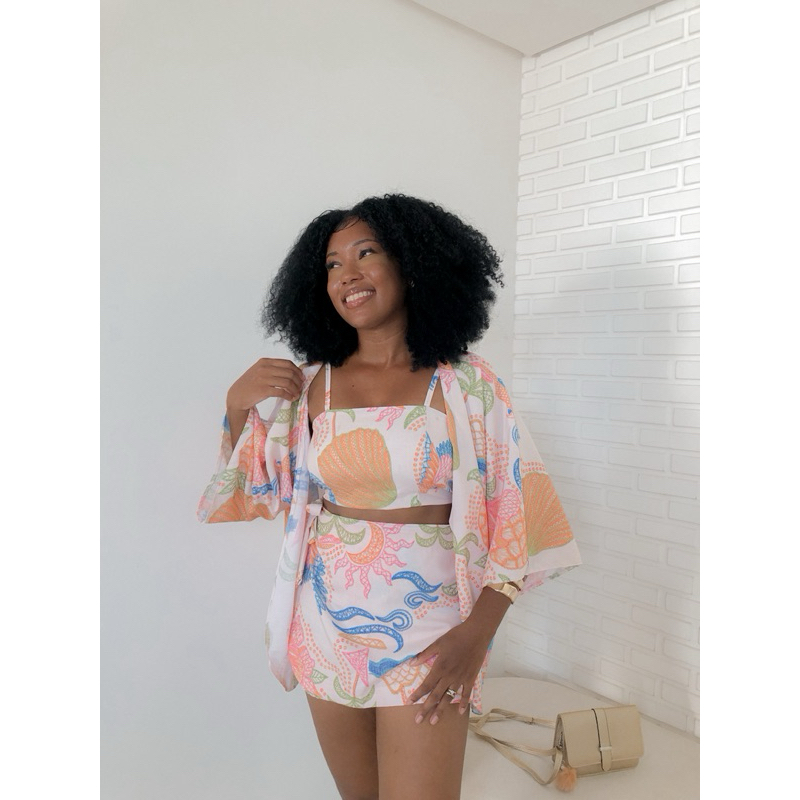 Conjunto Feminino 3 peças Kimono Cropped e Short Saia Estampado