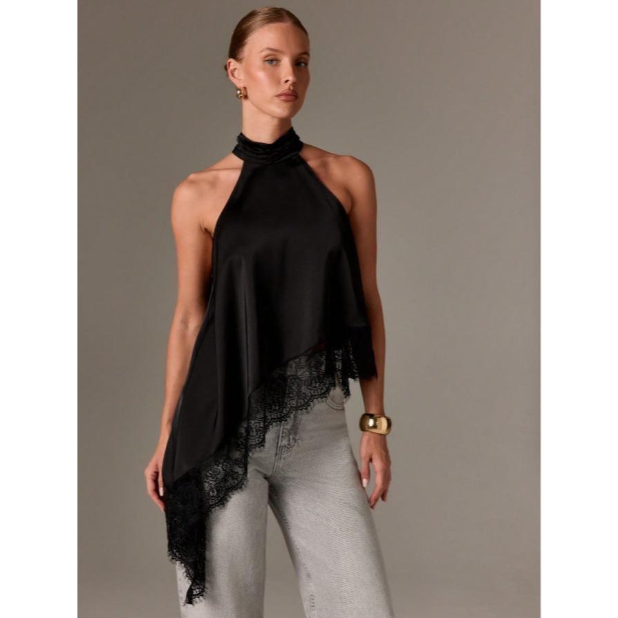 Camisete Feminina de Renda com Gola Halter e Barra Assimétrica