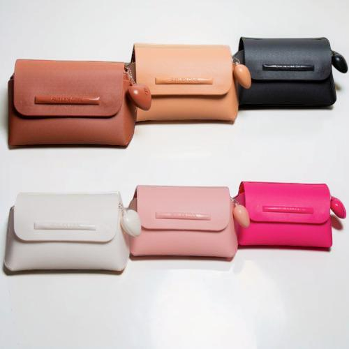 Bolsinha Feminina Pequena Suellen com Coração – Clutch, Necessaire Porta Maquiagem Escolha Certa BR.