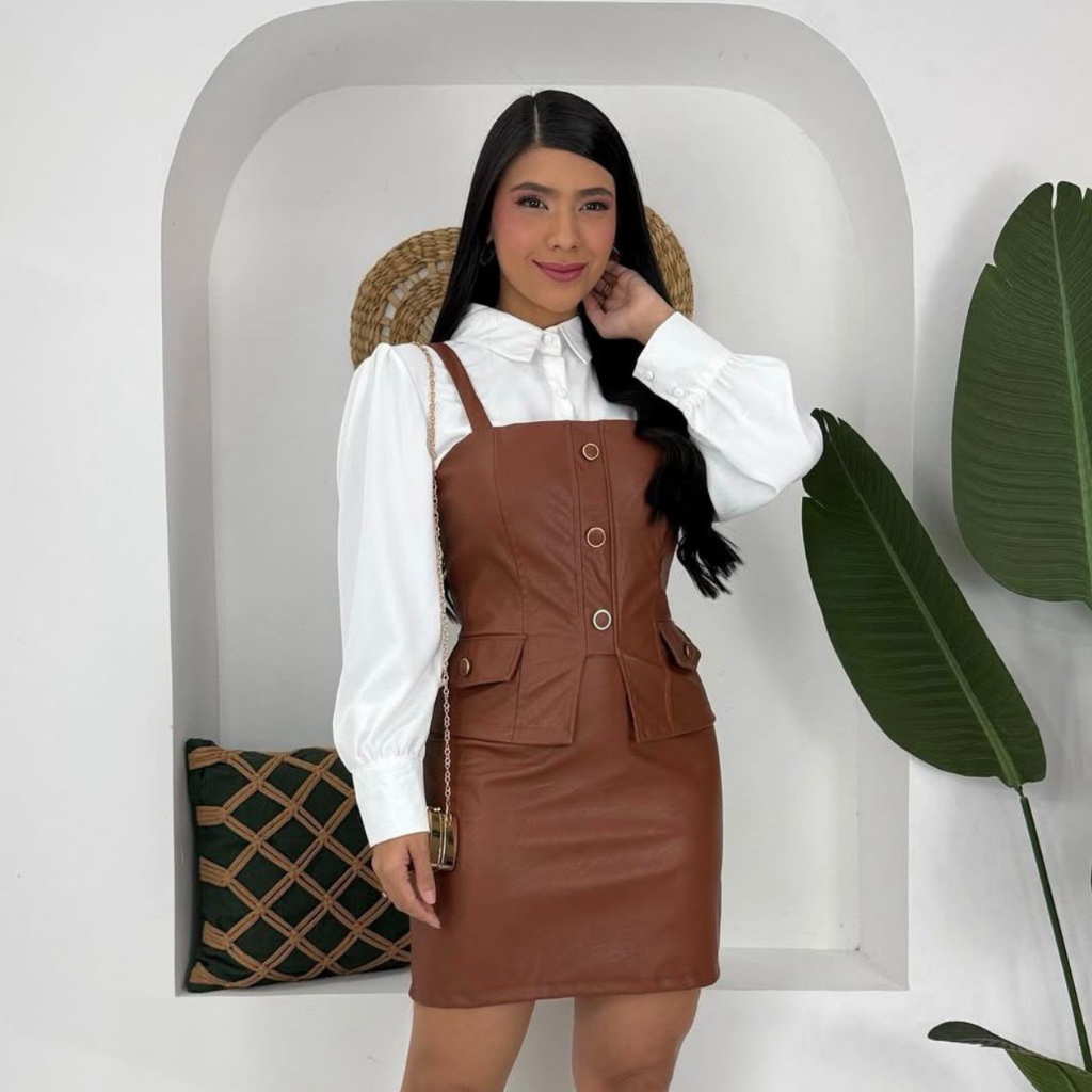 Conjunto croped e saia couro elegancia e luxo