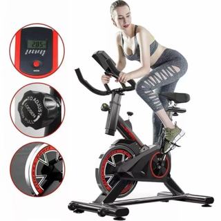 Esta é uma bicicleta ergométrica doméstica silenciosa, equipada com um volante de 15 kg e…