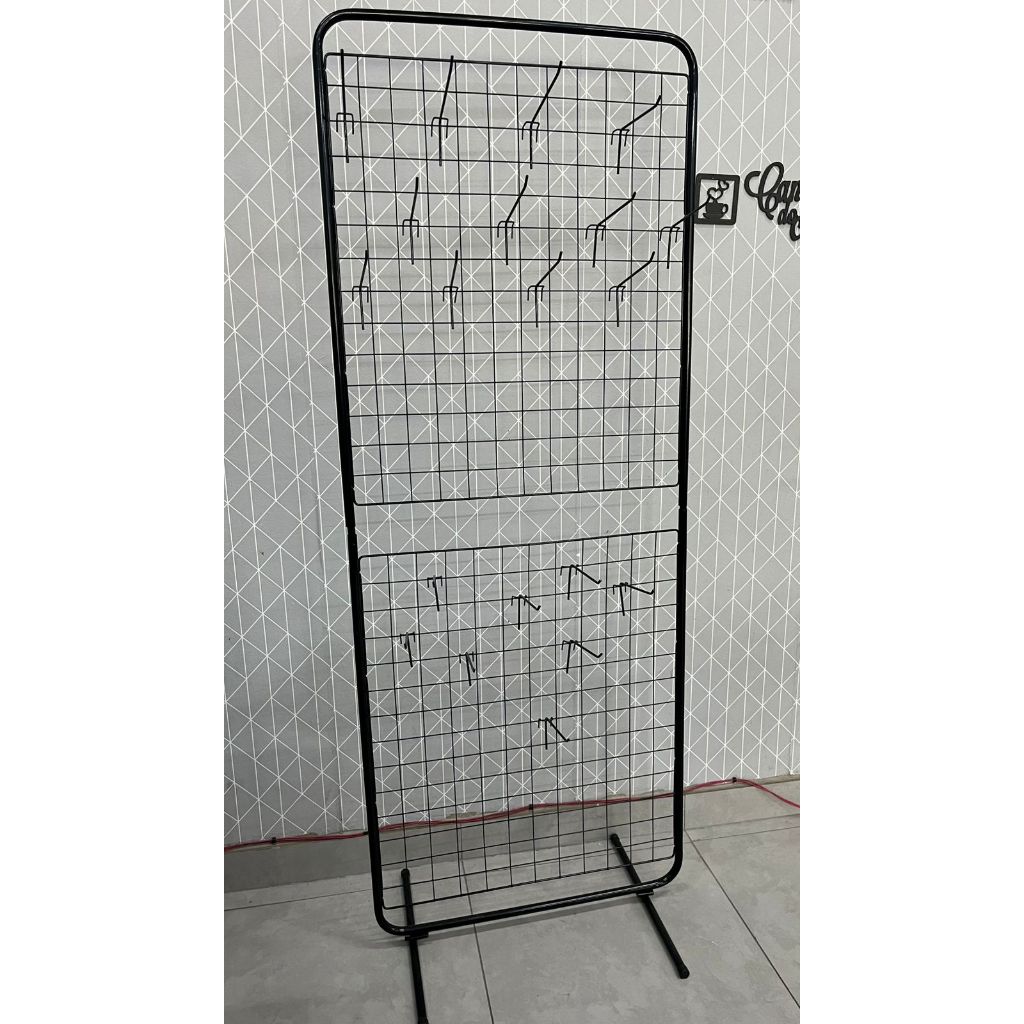 Biombo De Chão Expositor Aramado + 20 Ganchos De 15cm