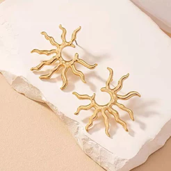 Brincos Femininos Dourados em Formato de Sol – Design Artístico e Elegante com Brilho Luxuoso